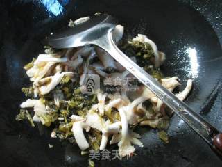雪菜秀珍菇豆腐的做法步骤：3