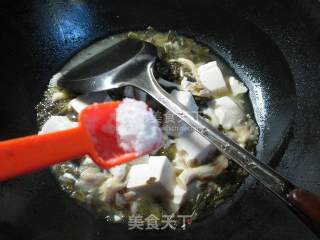雪菜秀珍菇豆腐的做法步骤：5