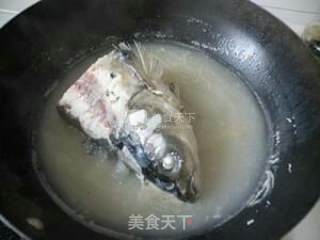 鱼头炖豆腐的做法步骤：5