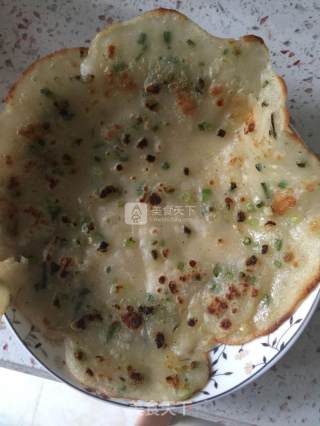 葱油饼的做法步骤：3