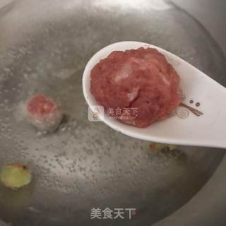 菠菜肉丸粉丝汤的做法步骤：2