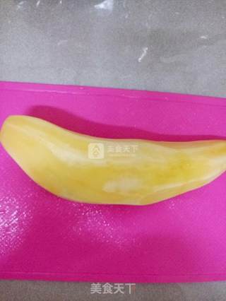草莓酱雪莲的做法步骤：1