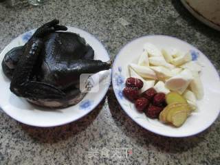 山药乌鸡汤的做法步骤：1