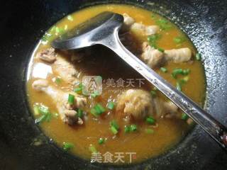 咖喱鸡翅根煮粉丝的做法步骤：10