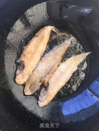 煎踏板鱼的做法步骤：3