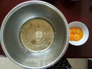 戚风蛋糕的做法步骤：2