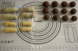 蛋黄酥的做法步骤：11