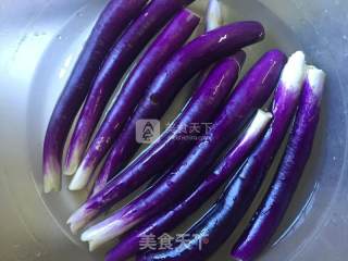 清蒸茄子的做法步骤：1
