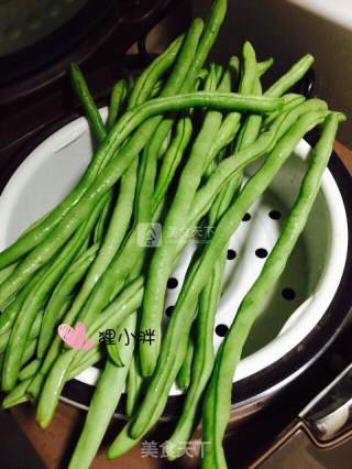 肉末四季豆的做法步骤：1
