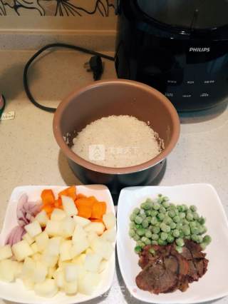 土豆焖饭的做法步骤：1