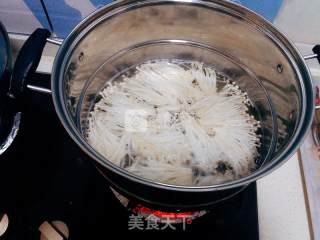 黄瓜拌金针菇的做法步骤：3