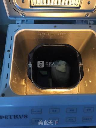日式香浓炼乳面包的做法步骤：3