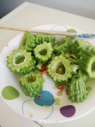 酿苦瓜的做法步骤：1
