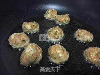 炸肉圆子的做法步骤：5