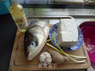 鱼头豆腐的做法步骤：1