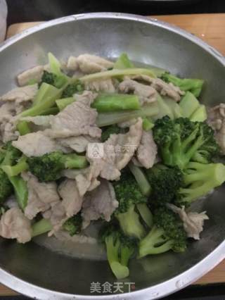 西兰花炒肉片的做法步骤：11