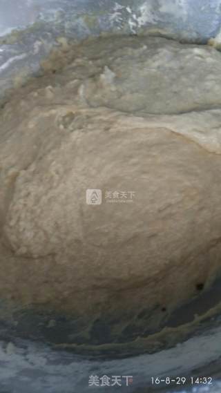 核桃杏仁面包的做法步骤：1