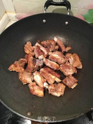 糖醋排骨的做法步骤：3
