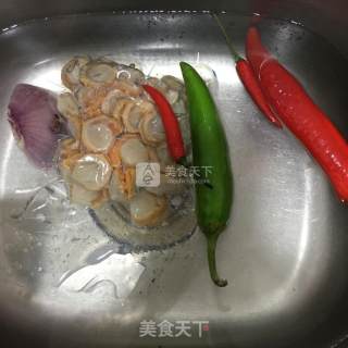 辣炒扇贝肉的做法步骤：1