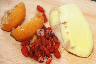 胡萝卜玉米排骨汤的做法步骤：8