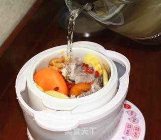 胡萝卜玉米排骨汤的做法步骤：13