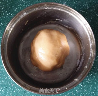广式豆沙月饼的做法步骤：4