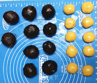 广式豆沙月饼的做法步骤：5