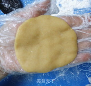 广式豆沙月饼的做法步骤：6