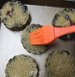 广式豆沙月饼的做法步骤：14