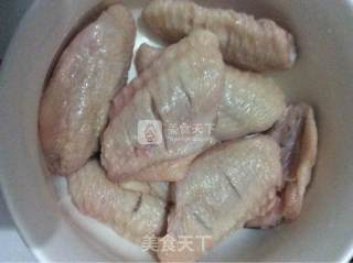 新奥尔良烤鸡翅的做法步骤：1