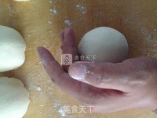 白白胖胖的豆沙包的做法步骤：4