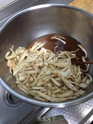 茄子青椒大包的做法步骤：2