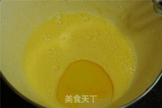 豆浆火龙果慕斯蛋糕的做法步骤：3