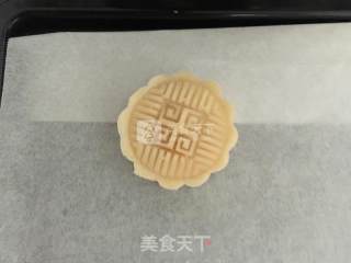蛋黄莲蓉月饼的做法步骤：14