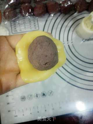 广式豆沙月饼的做法步骤：14