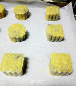 广式豆沙月饼的做法步骤：24