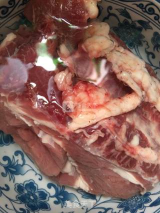 红烧牛肉的做法步骤：1
