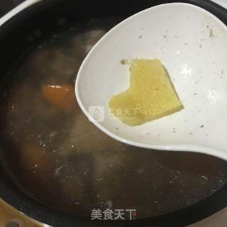 莲藕排骨汤的做法步骤：5