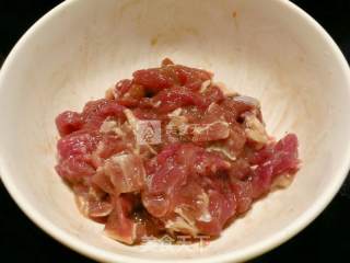 牛肉苦瓜的做法步骤：1
