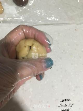 广式藤椒牛肉月饼的做法步骤：12