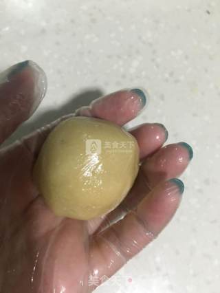 广式藤椒牛肉月饼的做法步骤：13