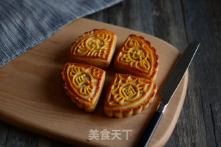 好吃的金沙奶黄广式月饼的做法步骤：23