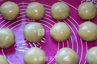 五仁月饼的做法步骤：8