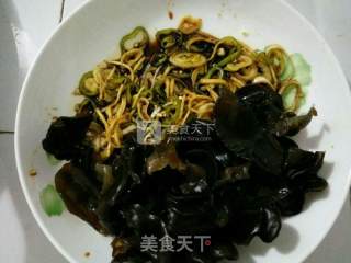 清蒸鲈鱼的做法步骤：2