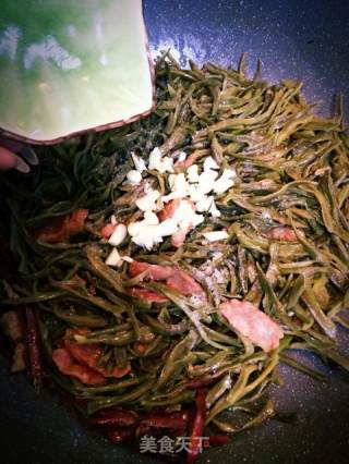 五花肉炖干豆角的做法步骤：18