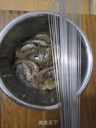 炸虾串的做法步骤：3