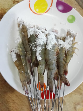 炸虾串的做法步骤：6