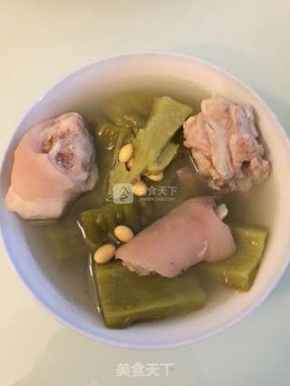 猪尾苦瓜汤！的做法步骤：3