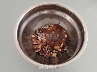 奶茶焦糖坚果磅蛋糕的做法步骤：2