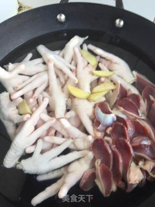 泡椒凤爪的做法步骤：3